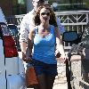 Бритни посетила салон красоты Forever Bella в Thousand Oaks
