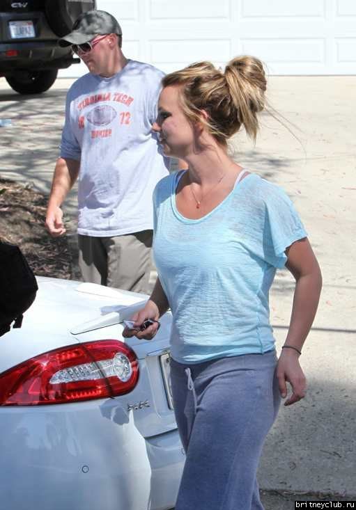 Бритни и Дэвид в Калабасасе06.jpg(Бритни Спирс, Britney Spears)