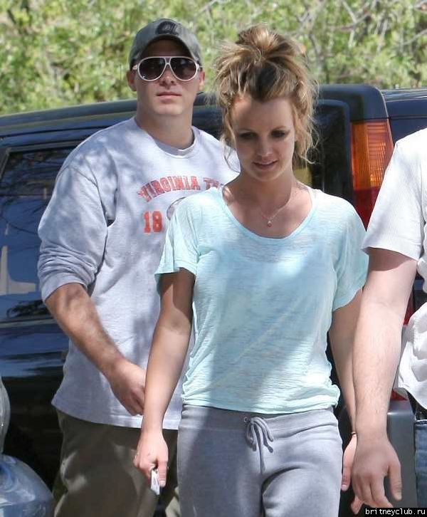 Бритни и Дэвид в Калабасасе1.jpg(Бритни Спирс, Britney Spears)