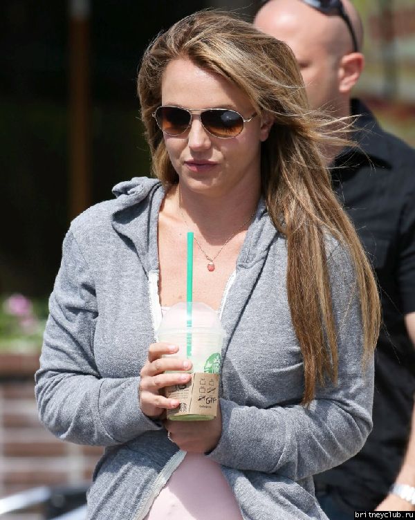Бритни посетила Starbucks в Togo’s02.jpg(Бритни Спирс, Britney Spears)