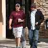 Бритни и Дэвид покидают Starbucks в Thousand Oaks 