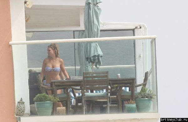 Бритни отдыхает у подруги в Малибу22.jpg(Бритни Спирс, Britney Spears)