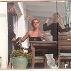 Бритни отдыхает у подруги в Малибу