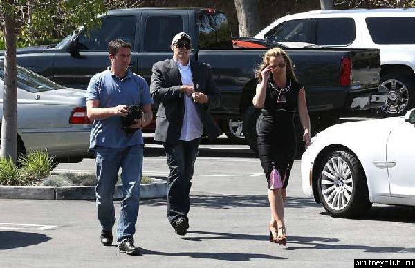 Бритни и Дэвид на шоппинге в Thousand Oaks11.jpg(Бритни Спирс, Britney Spears)