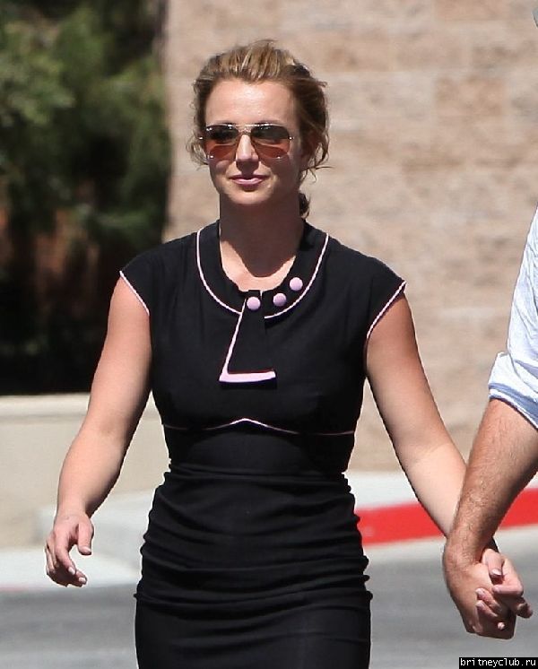 Бритни и Дэвид на шоппинге в Thousand Oaks2.jpg(Бритни Спирс, Britney Spears)