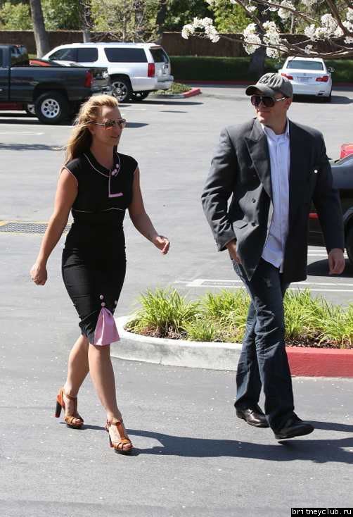 Бритни и Дэвид на шоппинге в Thousand Oaks3.jpg(Бритни Спирс, Britney Spears)