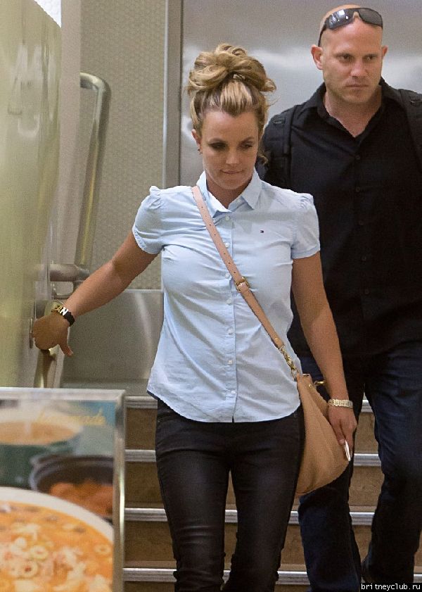 Бритни в аэропорту в Лос-Анджелесе36.jpg(Бритни Спирс, Britney Spears)