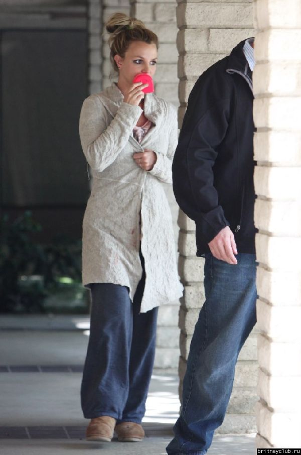 Бритни покидает стоматолога в Thousand Oaks27.jpg(Бритни Спирс, Britney Spears)