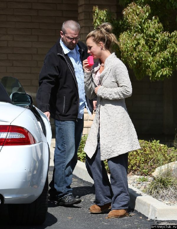 Бритни покидает стоматолога в Thousand Oaks28.jpg(Бритни Спирс, Britney Spears)