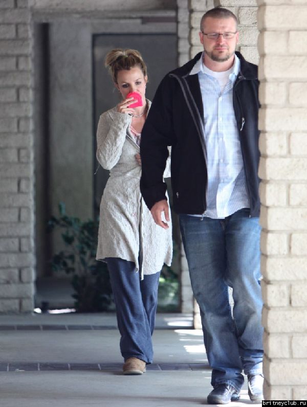Бритни покидает стоматолога в Thousand Oaks31.jpg(Бритни Спирс, Britney Spears)