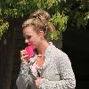 Бритни покидает стоматолога в Thousand Oaks