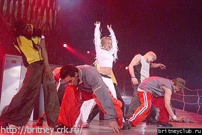 Бритни поет песню 1.jpg(Бритни Спирс, Britney Spears)