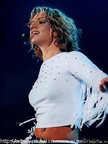 Бритни поет песню 4.jpg(Бритни Спирс, Britney Spears)