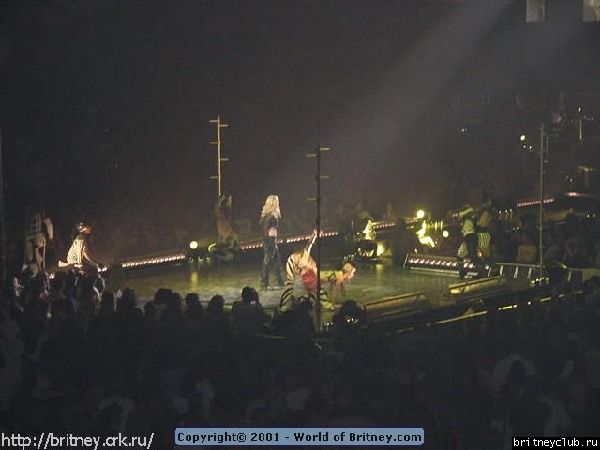 D.W.D. "Columbus, Ohio" (1 ноября 2001)15.jpg(Бритни Спирс, Britney Spears)