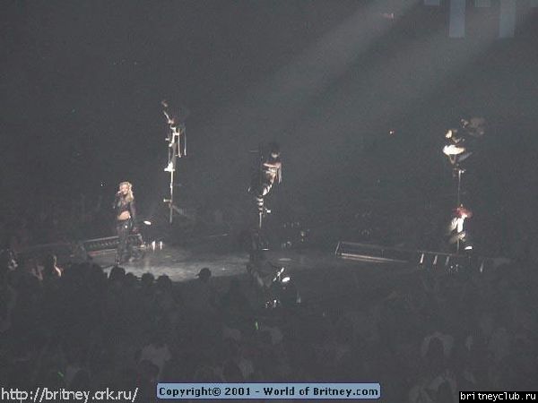 D.W.D. "Columbus, Ohio" (1 ноября 2001)16.jpg(Бритни Спирс, Britney Spears)