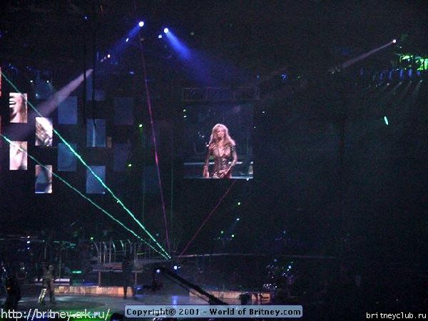 D.W.D. "Columbus, Ohio" (1 ноября 2001)19.jpg(Бритни Спирс, Britney Spears)
