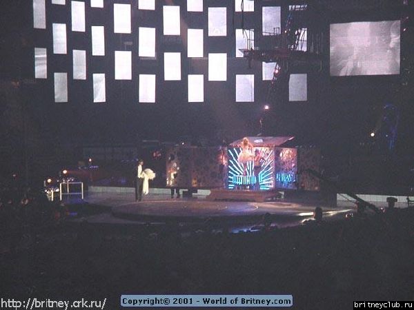 D.W.D. "Columbus, Ohio" (1 ноября 2001)20.jpg(Бритни Спирс, Britney Spears)