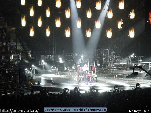 D.W.D. "Columbus, Ohio" (1 ноября 2001)24.jpg(Бритни Спирс, Britney Spears)