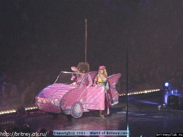 D.W.D. "Columbus, Ohio" (1 ноября 2001)54.jpg(Бритни Спирс, Britney Spears)