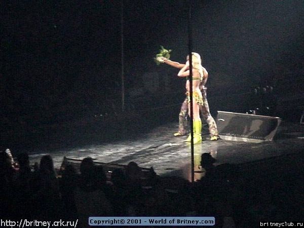 D.W.D. "Columbus, Ohio" (1 ноября 2001)55.jpg(Бритни Спирс, Britney Spears)