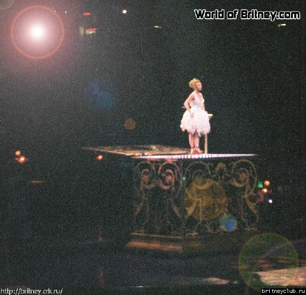 D.W.D. tour Denver, Colorado (12 ноября 2001 года)02.jpg(Бритни Спирс, Britney Spears)