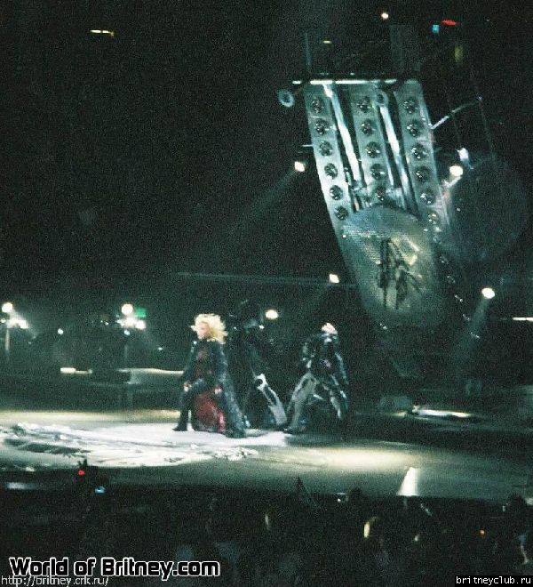 D.W.D. tour Denver, Colorado (12 ноября 2001 года)03.jpg(Бритни Спирс, Britney Spears)