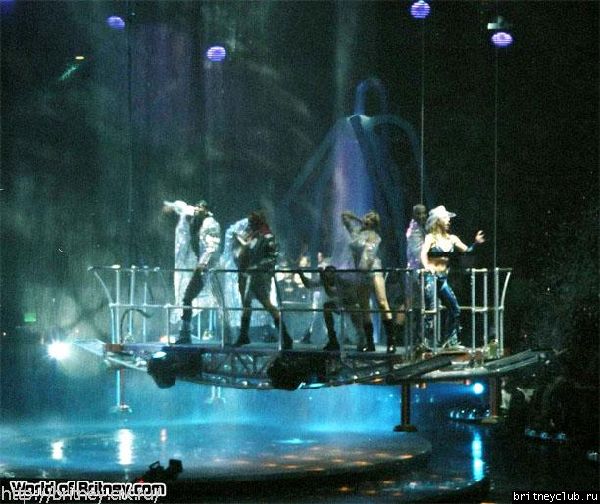 D.W.D. tour Denver, Colorado (12 ноября 2001 года)06.jpg(Бритни Спирс, Britney Spears)