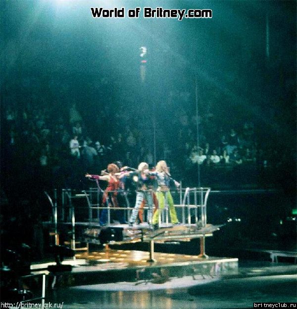 D.W.D. tour Denver, Colorado (12 ноября 2001 года)10.jpg(Бритни Спирс, Britney Spears)