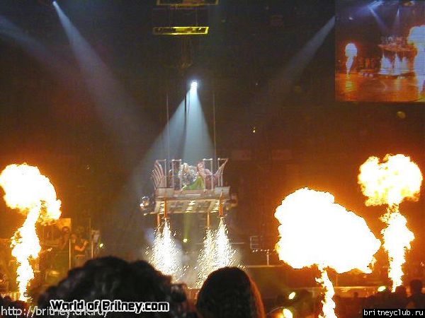 D.W.D. tour Anaheim, California (20 ноября 2001 года)04.jpg(Бритни Спирс, Britney Spears)