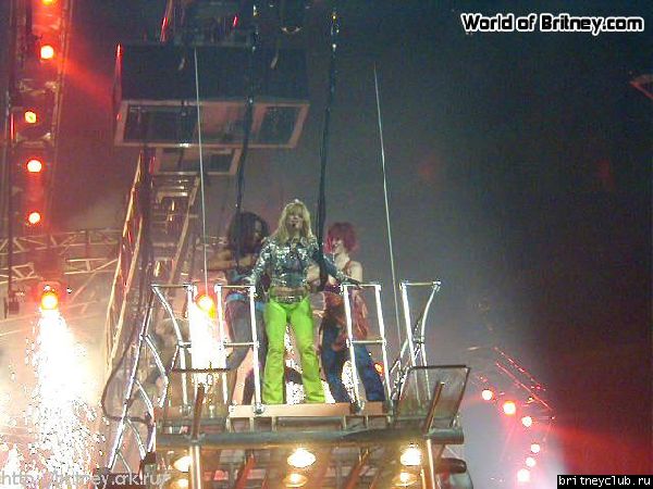 D.W.D. tour Anaheim, California (20 ноября 2001 года)10.jpg(Бритни Спирс, Britney Spears)