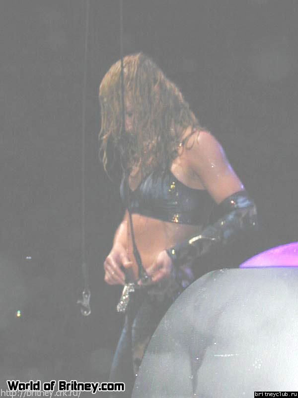 D.W.D. tour Milwaukee, WI  (27 ноября 2001 года)3.jpg(Бритни Спирс, Britney Spears)