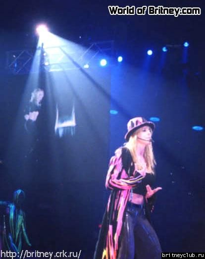 D.W.D. tour Chicago, IL (28 ноября 2001 года)11.jpg(Бритни Спирс, Britney Spears)