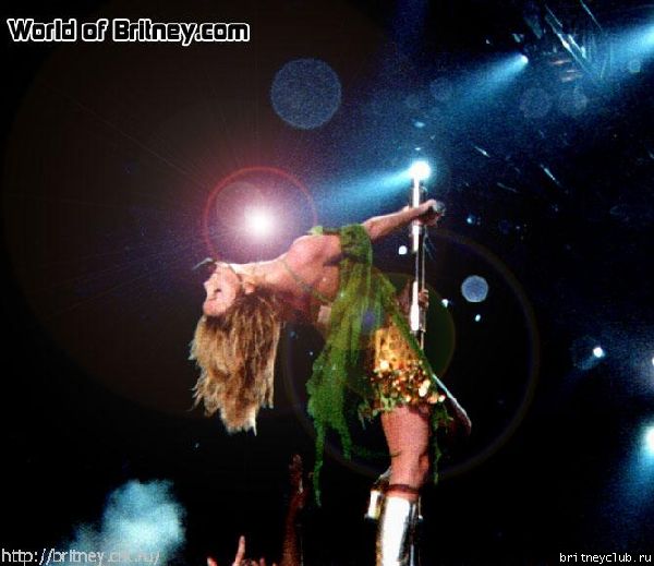 D.W.D. tour Minneapolis (29 ноября 2001 года)07.jpg(Бритни Спирс, Britney Spears)
