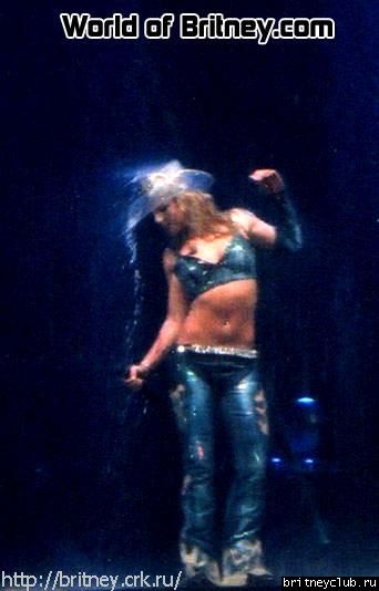 D.W.D. tour Minneapolis (29 ноября 2001 года)15.jpg(Бритни Спирс, Britney Spears)