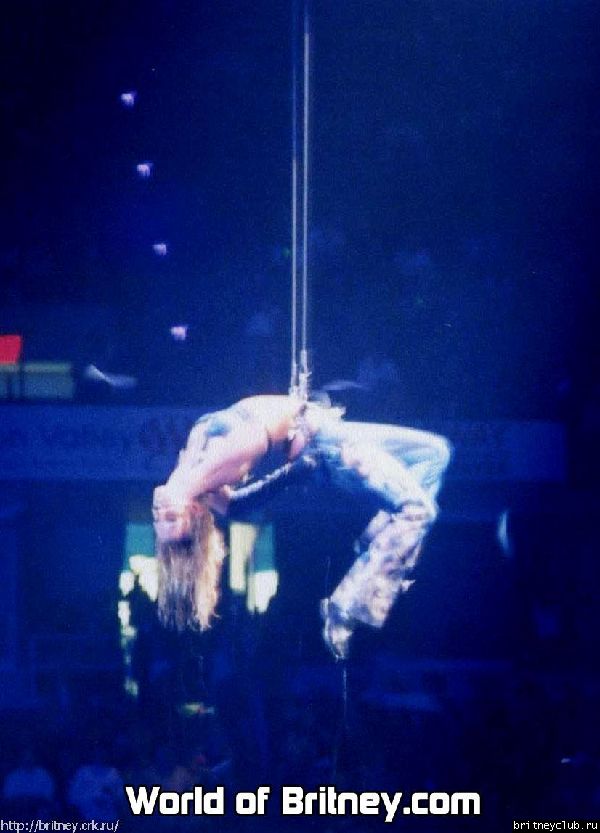D.W.D. tour Albany, NY (3 декабря 2001)03.jpg(Бритни Спирс, Britney Spears)