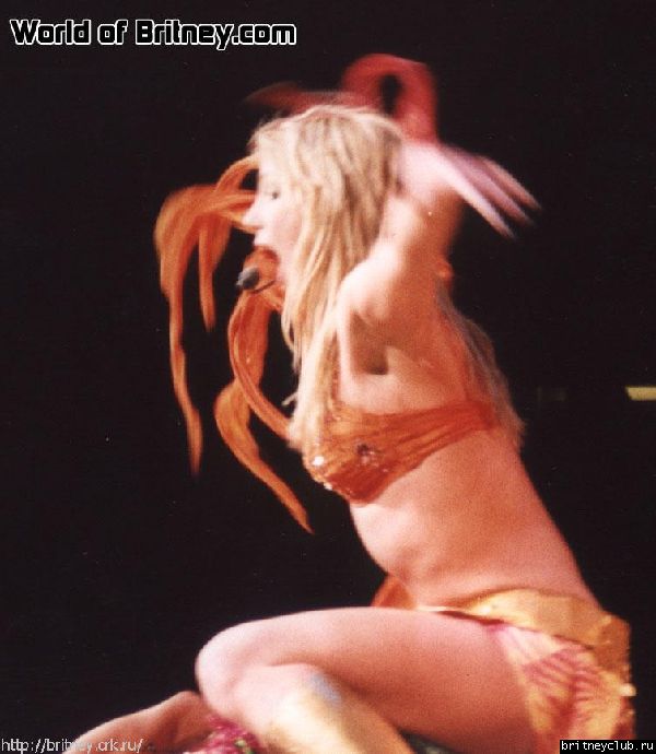 D.W.D. tour Boston, MA (9 декабря 2001 года)04.jpg(Бритни Спирс, Britney Spears)