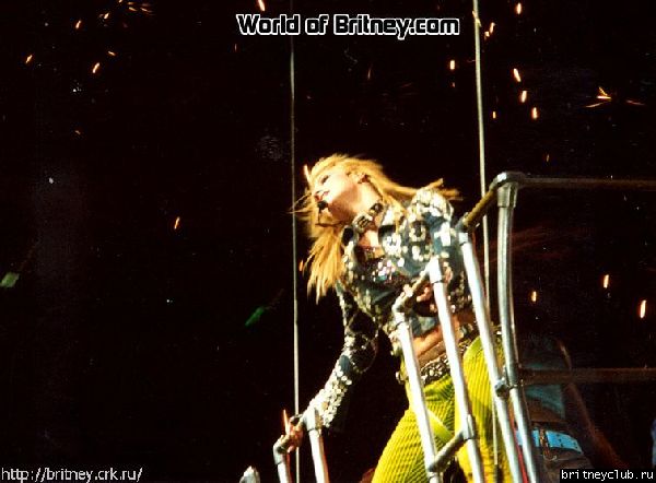 D.W.D. tour Boston, MA (9 декабря 2001 года)20.jpg(Бритни Спирс, Britney Spears)